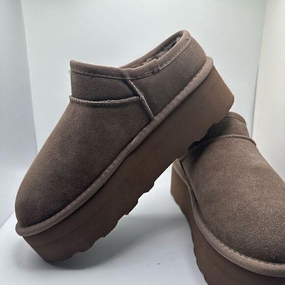 CUSHIONAIRE Women's Genuine Suede Cozy Mule Platform +Memory Foam 8.5 TAUPE - Picture 7 of 7